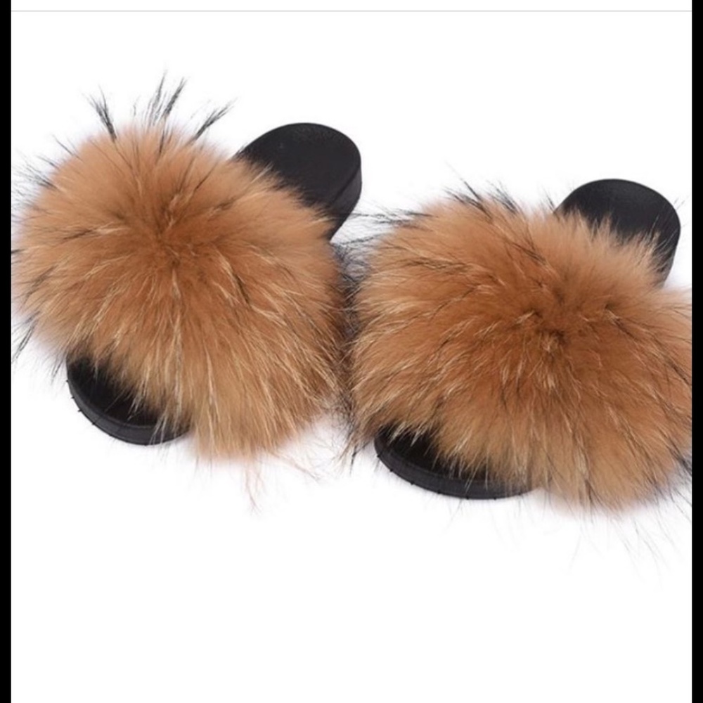 Fur sandals